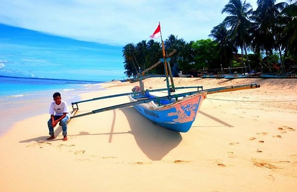 Mau Liburan ke Lampung? Jangan Lupa Lihat Lumba Lumba di Pulau Pisang 4