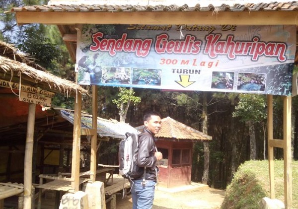 Sendang Geulis Kahuripan, Mata Air Cantik yang Instagramable di Bandung 10 Sendang Geulis Kahuripan, Mata Air Cantik yang Instagramable di Bandung 9