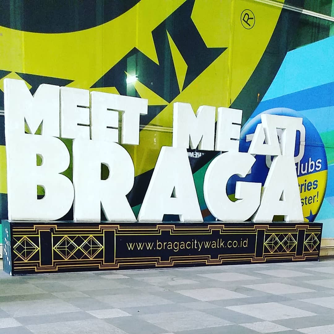 Jalan Braga Kota Bandung Bagus Saat Malam Hari 1