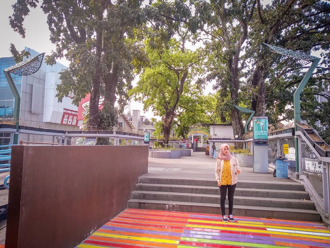 Jalan Braga Kota Bandung Bagus Saat Malam Hari 8