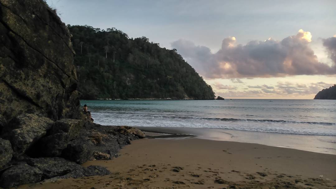 Potret Indahnya Pantai Sipelot Yang Terletak di Desa Pujiharjo Kecamatan Tirtoyudo Kabupaten Malang 6 Potret Indahnya Pantai Sipelot Yang Terletak di Desa Pujiharjo Kecamatan Tirtoyudo Kabupaten Malang 6