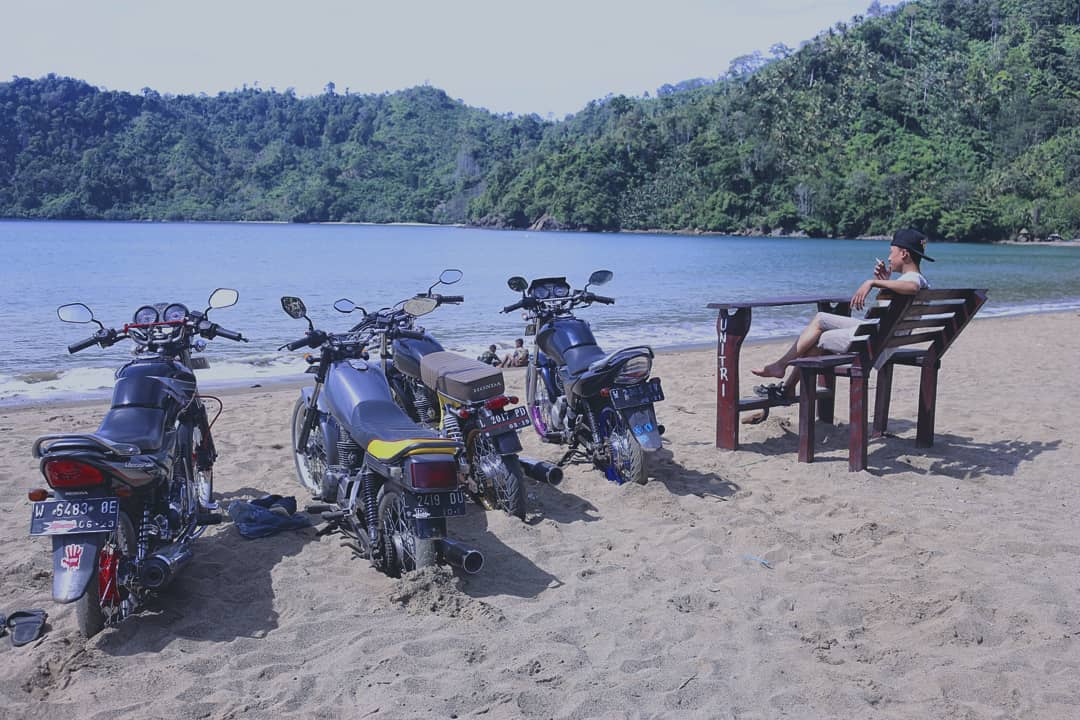 Potret Indahnya Pantai Sipelot Yang Terletak di Desa Pujiharjo Kecamatan Tirtoyudo Kabupaten Malang 5 Potret Indahnya Pantai Sipelot Yang Terletak di Desa Pujiharjo Kecamatan Tirtoyudo Kabupaten Malang 5
