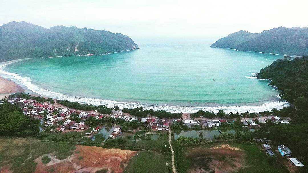 Potret Indahnya Pantai Sipelot Yang Terletak di Desa Pujiharjo Kecamatan Tirtoyudo Kabupaten Malang 3 Potret Indahnya Pantai Sipelot Yang Terletak di Desa Pujiharjo Kecamatan Tirtoyudo Kabupaten Malang 3