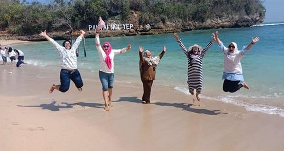 Keindahan Pantai Ngliyep Kecamatan Donomulyo Kabupaten Malang dan Berapa Harga Tiket Masuknya? 2