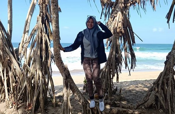 Berburu Ikan Berukuran Jumbo dan Potret Indahnya Pantai Sendang Biru di Malang 1