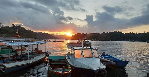 Berburu Ikan Berukuran Jumbo dan Potret Indahnya Pantai Sendang Biru di Malang 2
