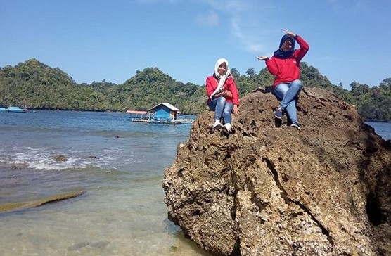 Berburu Ikan Berukuran Jumbo dan Potret Indahnya Pantai Sendang Biru di Malang 6