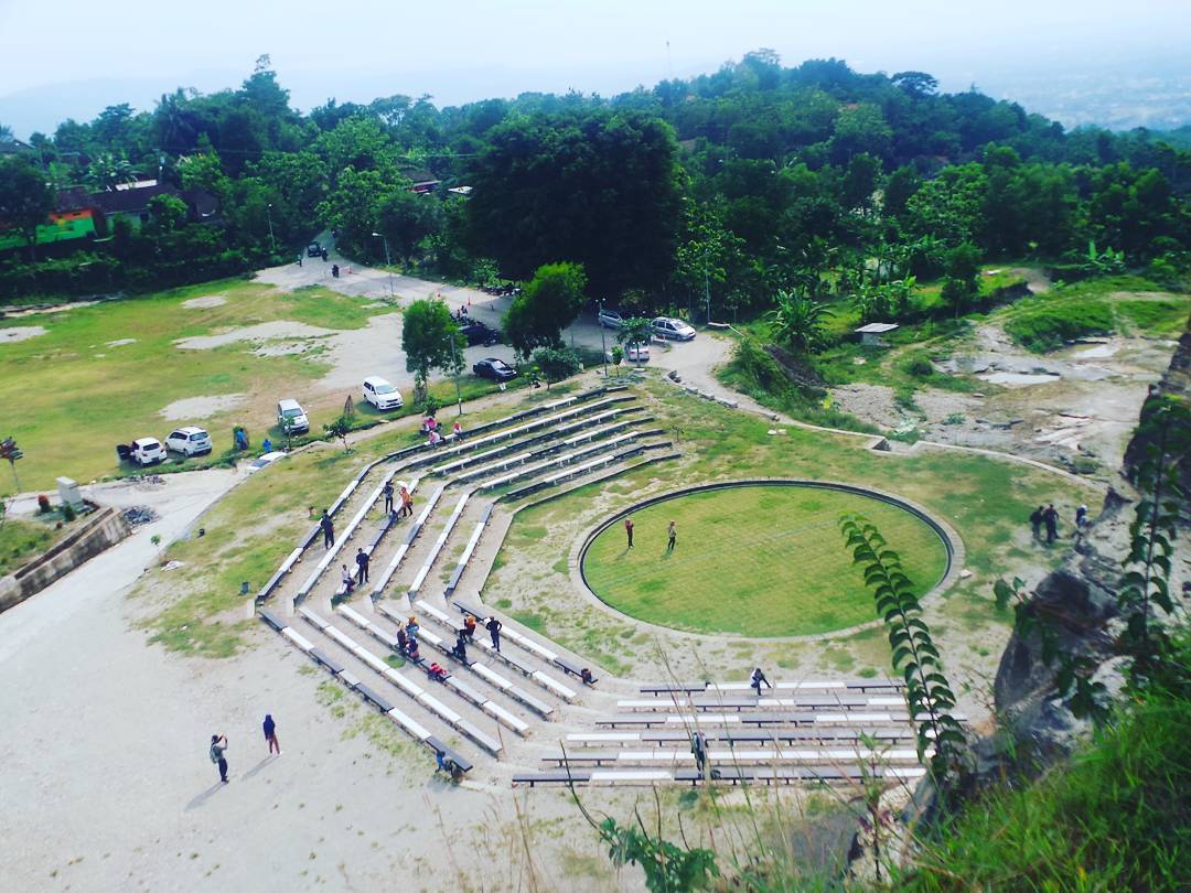 Batal Dikunjungi Obama, Tebing Breksi Justru Makin Hits. Ini 10 Potretnya 9 Batal Dikunjungi Obama, Tebing Breksi Justru Makin Hits. Ini 10 Potretnya 8