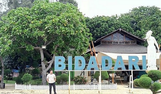 Mau Foto Prewedding Atau Bulan Madu? Ke Pulau Bidadari Saja 6 Mau Foto Prewedding Atau Bulan Madu? Ke Pulau Bidadari Saja 6