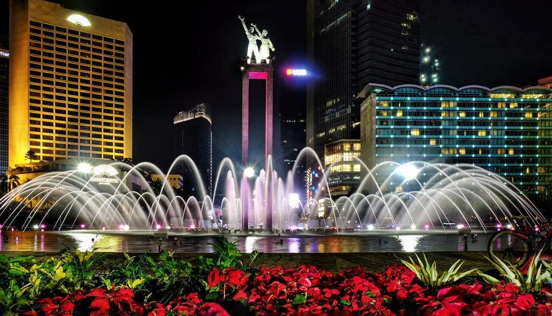 Patung Selamat Datang Bundaran HI Jakarta 10 Patung Selamat Datang Bundaran HI Jakarta 10