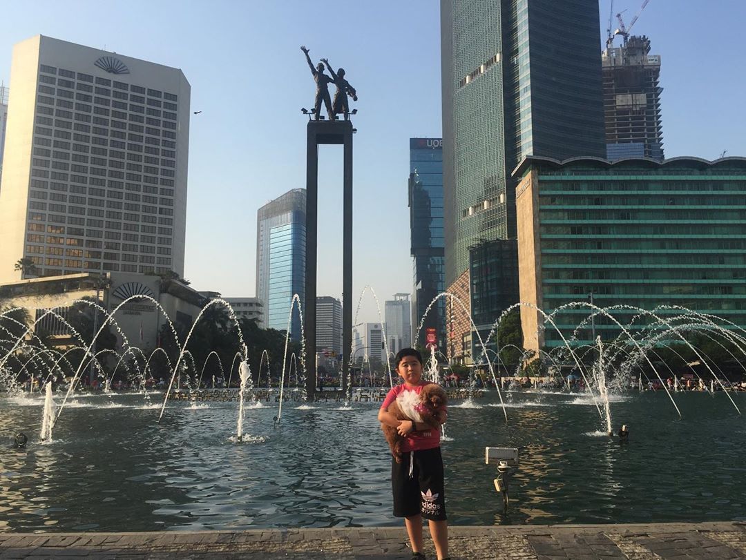 Patung Selamat Datang Bundaran HI Jakarta 6 Patung Selamat Datang Bundaran HI Jakarta 6