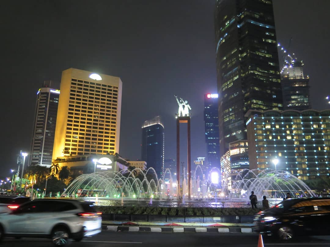 Patung Selamat Datang Bundaran HI Jakarta 5 Patung Selamat Datang Bundaran HI Jakarta 5