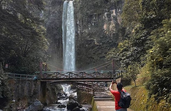 Air Terjun Grojogan Sewu Tawangmangu 1