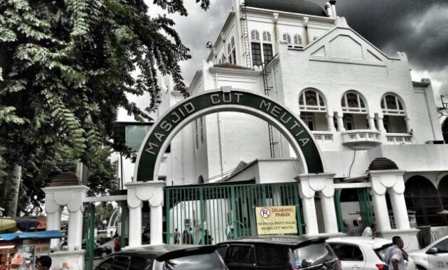 Masjid Cut Meutia Menteng Jakarta Pusat