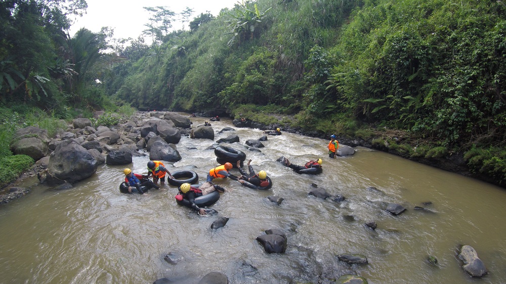 Pilih Spot Foto Balon Udara Atau Negeri Diatas Awan? Hanya di Goa Kreo 5 Pilih Spot Foto Balon Udara Atau Negeri Diatas Awan? Hanya di Goa Kreo 5
