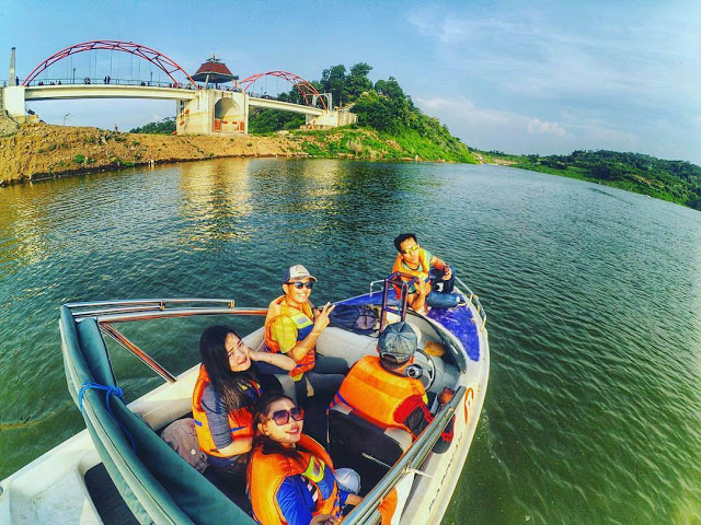 Pilih Spot Foto Balon Udara Atau Negeri Diatas Awan? Hanya di Goa Kreo 12 Pilih Spot Foto Balon Udara Atau Negeri Diatas Awan? Hanya di Goa Kreo 12