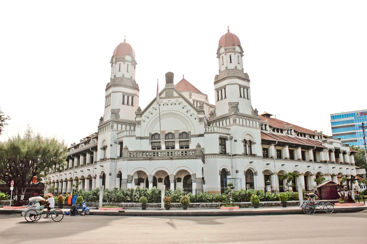 Lawang Sewu, Bangunan Paling Angker Kedua di Asia. Berani Coba? 3 Lawang Sewu, Bangunan Paling Angker Kedua di Asia. Berani Coba? 3