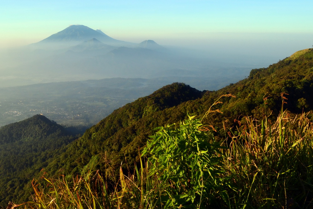 3 Jalur Pendakian Ke Gunung Ungaran, Sepanjang Perjalanan Gak Bakal Bosan Deh! 9
