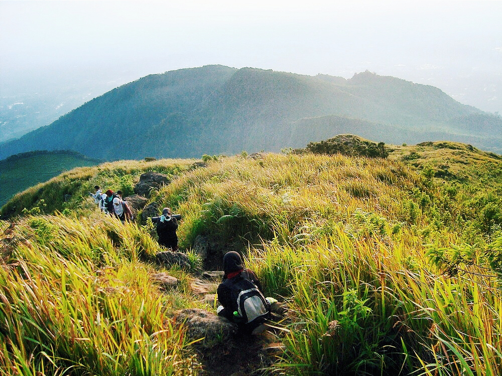 3 Jalur Pendakian Ke Gunung Ungaran, Sepanjang Perjalanan Gak Bakal Bosan Deh! 5