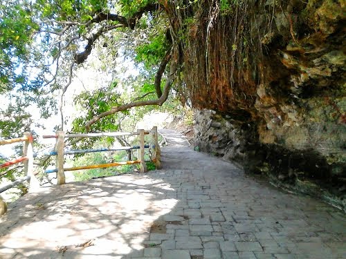 Pilih Spot Foto Balon Udara Atau Negeri Diatas Awan? Hanya di Goa Kreo 4 Pilih Spot Foto Balon Udara Atau Negeri Diatas Awan? Hanya di Goa Kreo 4