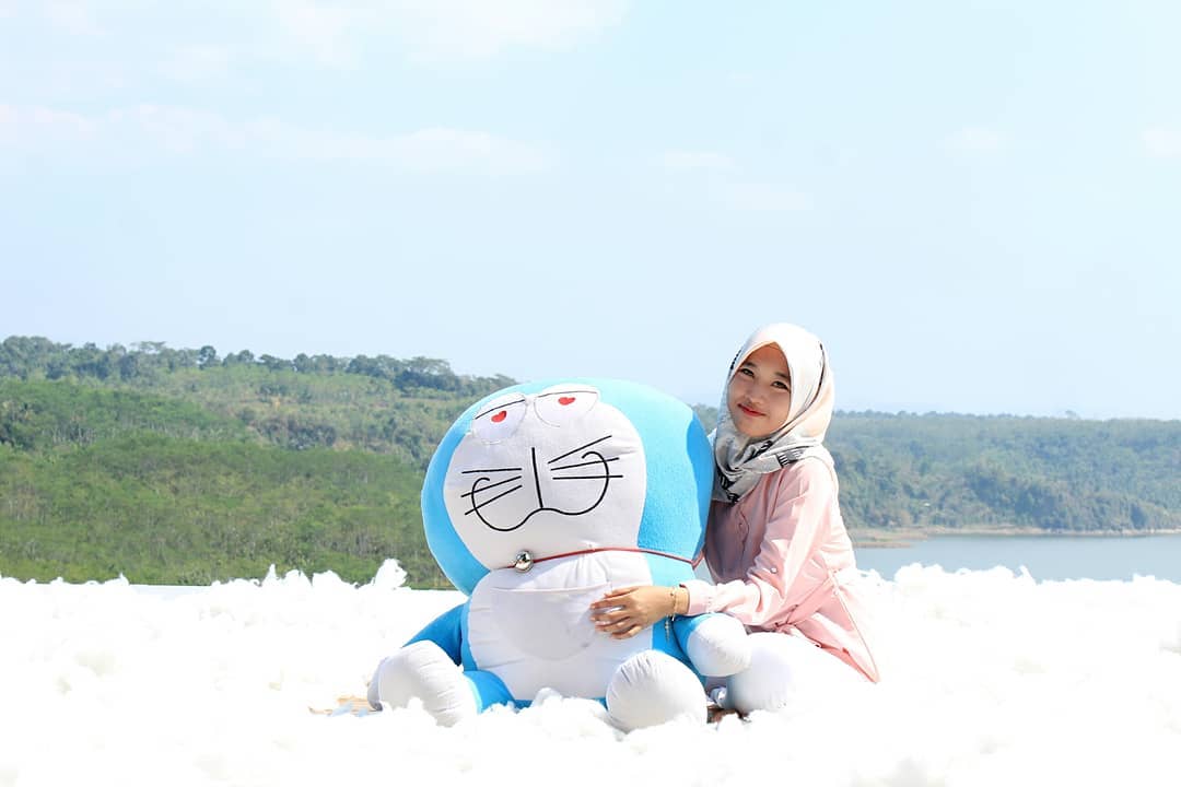 Pilih Spot Foto Balon Udara Atau Negeri Diatas Awan? Hanya di Goa Kreo 13 Pilih Spot Foto Balon Udara Atau Negeri Diatas Awan? Hanya di Goa Kreo 13