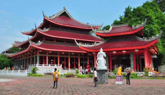 Alasan Kenapa Klenteng Sam Po Kong Semarang Wajib Dikunjungi? Simak ini 6 Alasan Kenapa Klenteng Sam Po Kong Semarang Wajib Dikunjungi? Simak ini 6