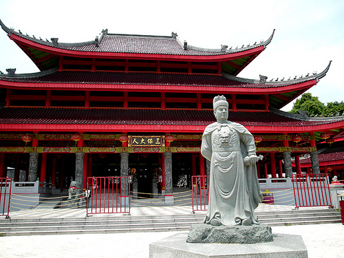 Alasan Kenapa Klenteng Sam Po Kong Semarang Wajib Dikunjungi? Simak ini 4 Alasan Kenapa Klenteng Sam Po Kong Semarang Wajib Dikunjungi? Simak ini 4