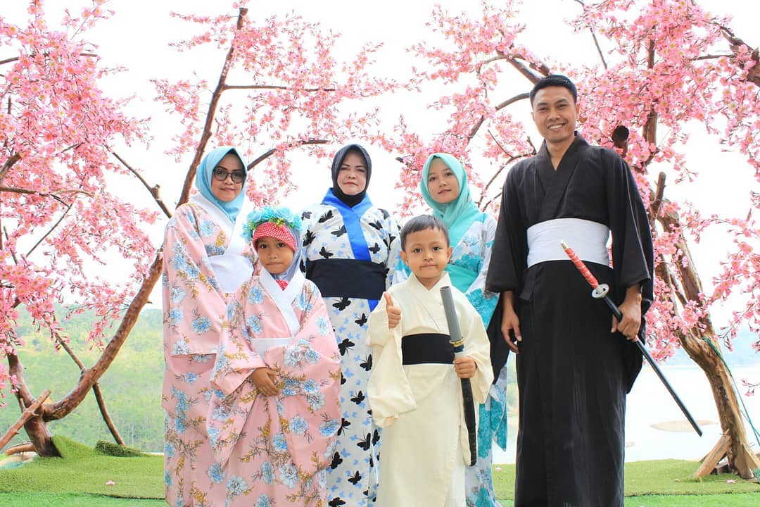 Pilih Spot Foto Balon Udara Atau Negeri Diatas Awan? Hanya di Goa Kreo 8 Pilih Spot Foto Balon Udara Atau Negeri Diatas Awan? Hanya di Goa Kreo 8