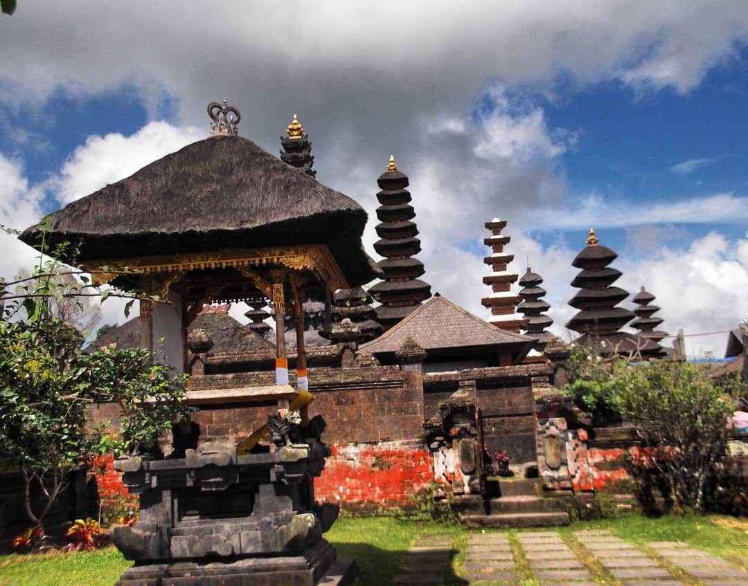 Obyek Wisata Pura Besakih Bali 8