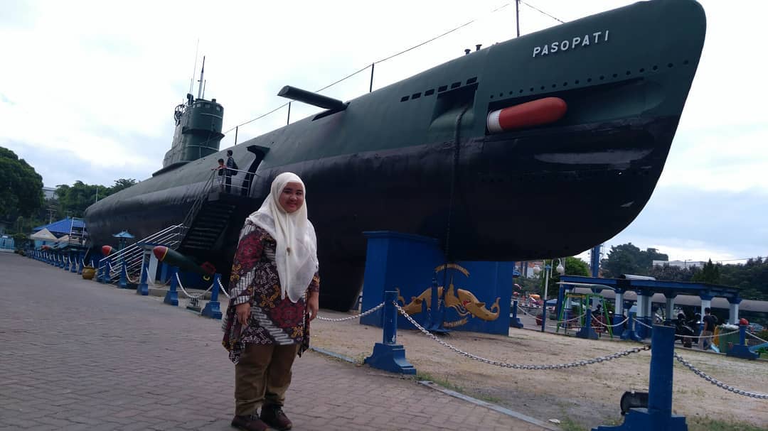 Monumen Kapal Selam Surabaya 8 Monumen Kapal Selam Surabaya 8