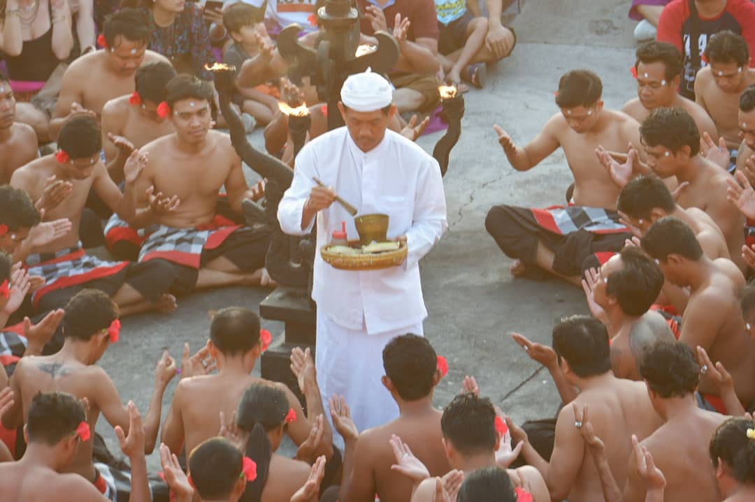 Sejarah Singkat Tari Kecak Bali 7