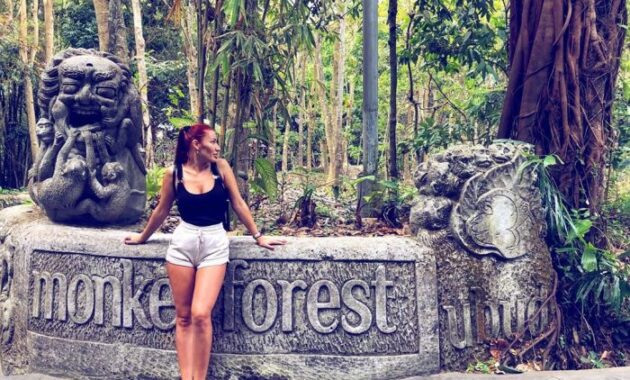 Ubud Monkey Forest Bali Atau Mandala Wisata Wenara Wana 8