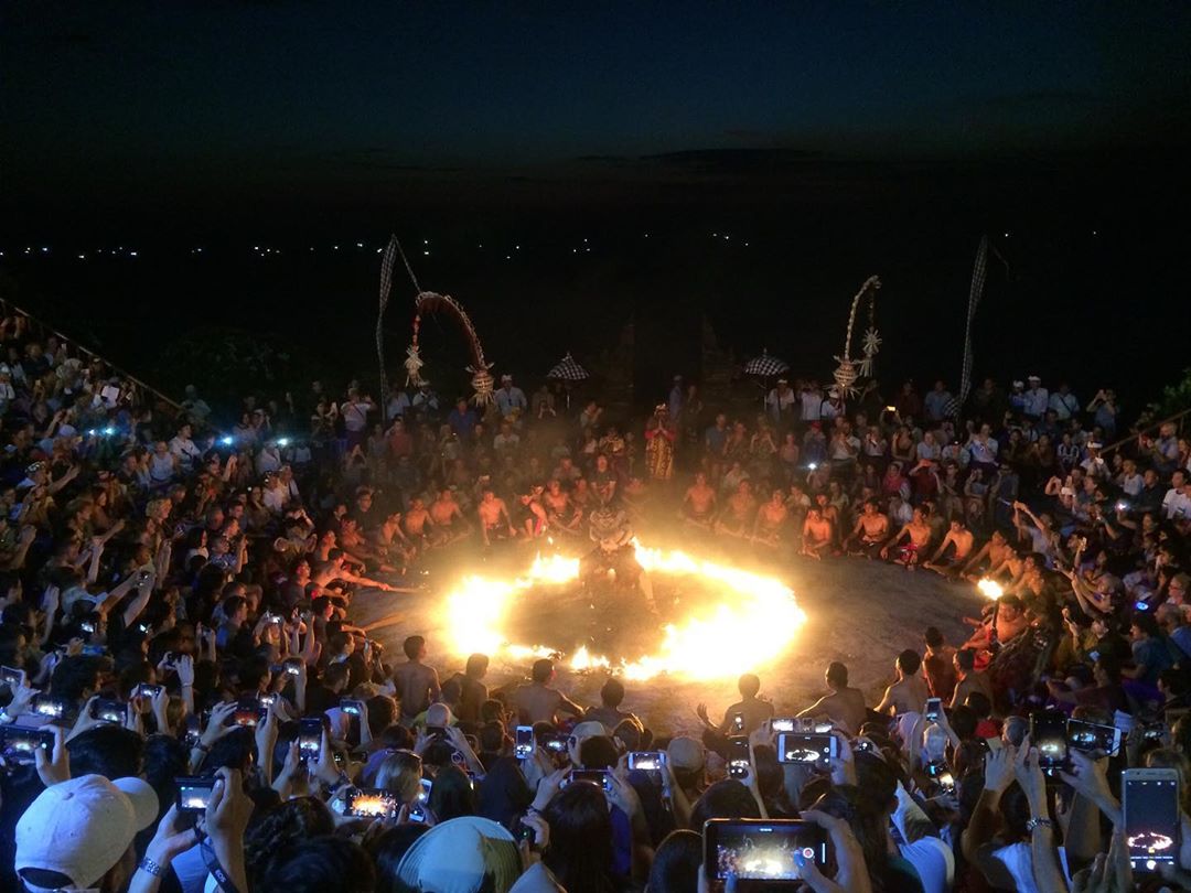 Sejarah Singkat Tari Kecak Bali 9