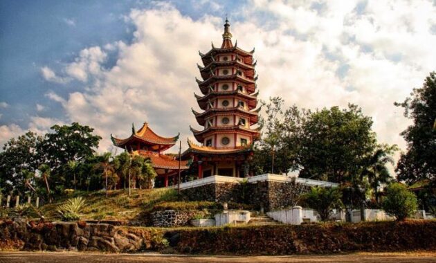 Pagoda Avalokitesvara Vihara Buddhagaya Watugong Semarang 7 Pagoda Avalokitesvara Vihara Buddhagaya Watugong Semarang 6