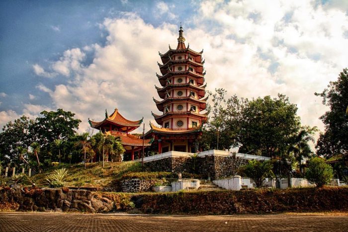 10 Gambar Pagoda Avalokitesvara, Tiket Masuk Vihara Buddhagaya Watugong Lokasi Semarang Jam Buka | JejakPiknik dot Com