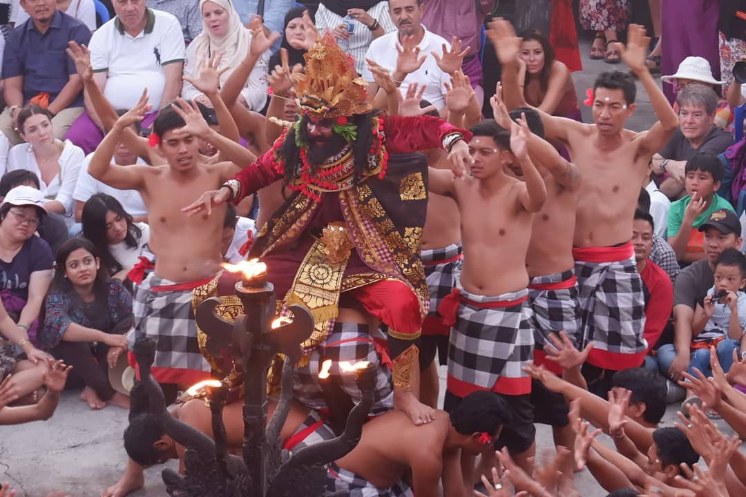 Sejarah Singkat Tari Kecak Bali 11