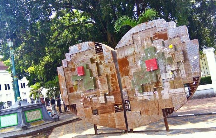 Deretan Gembok Cinta di Indonesia dan Dunia 4 Deretan Gembok Cinta di Indonesia dan Dunia 4