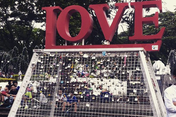 Deretan Gembok Cinta di Indonesia dan Dunia 7 Deretan Gembok Cinta di Indonesia dan Dunia 7