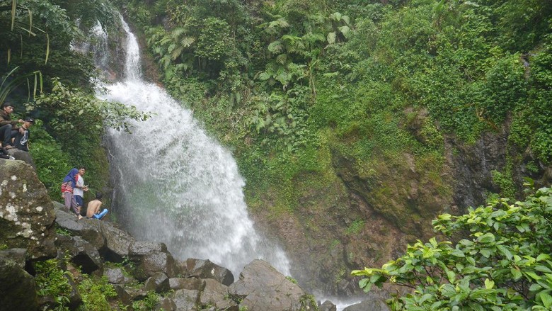 Jembatannya Instagramable Banget! Ini Dia Curug Ciherang Bogor 1 Jembatannya Instagramable Banget! Ini Dia Curug Ciherang Bogor 1