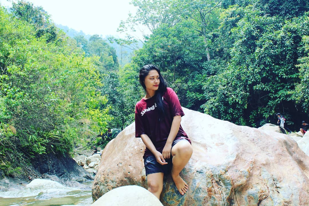 Pesona Keindahan "Kolam Renang" Hijau Alami Leuwi Lieuk Bogor 4