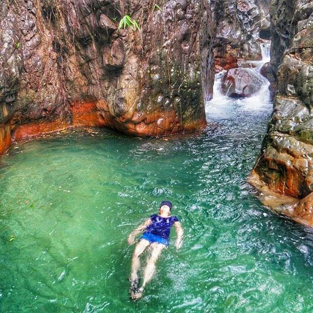 Pesona Keindahan "Kolam Renang" Hijau Alami Leuwi Lieuk Bogor 3