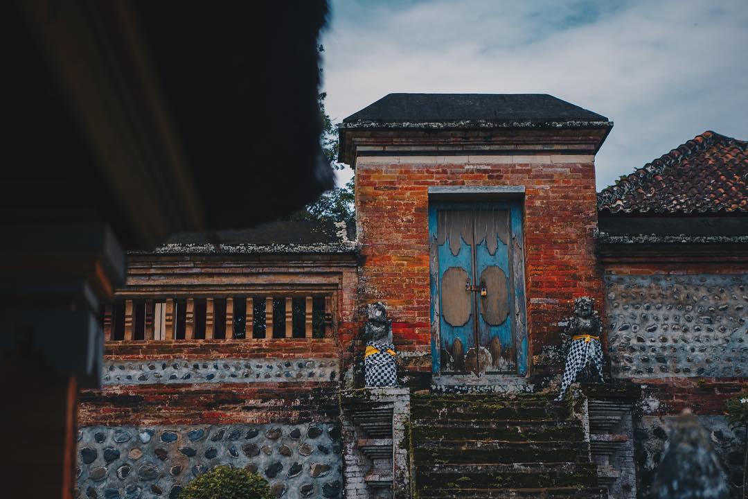 Keunikan Pura Lingsar 8 Keunikan Pura Lingsar 8