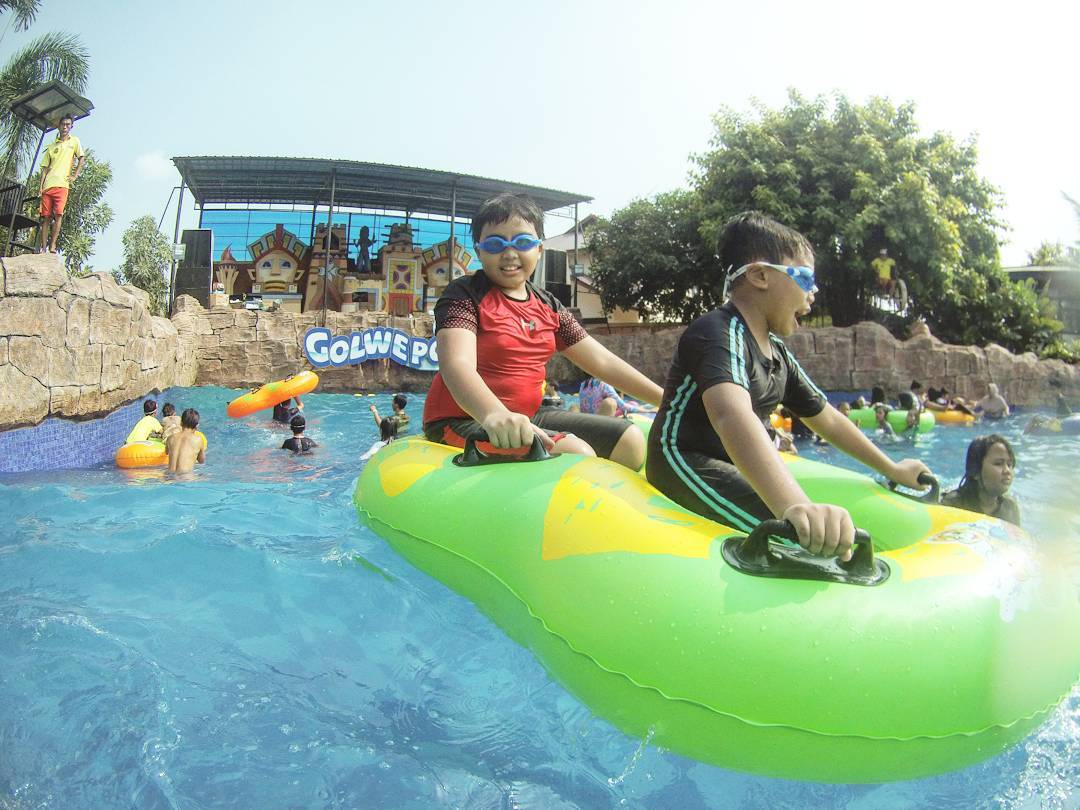 Transera Waterpark Harapan Indah 5