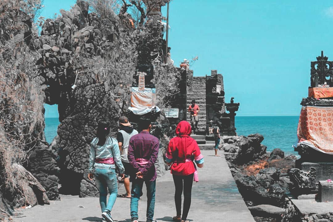 Pura Batu Bolong di Lombok 1