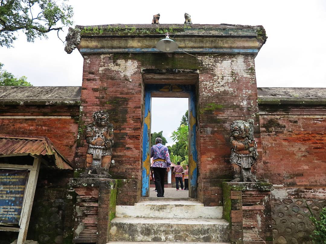 Keunikan Pura Lingsar 2 Keunikan Pura Lingsar 2