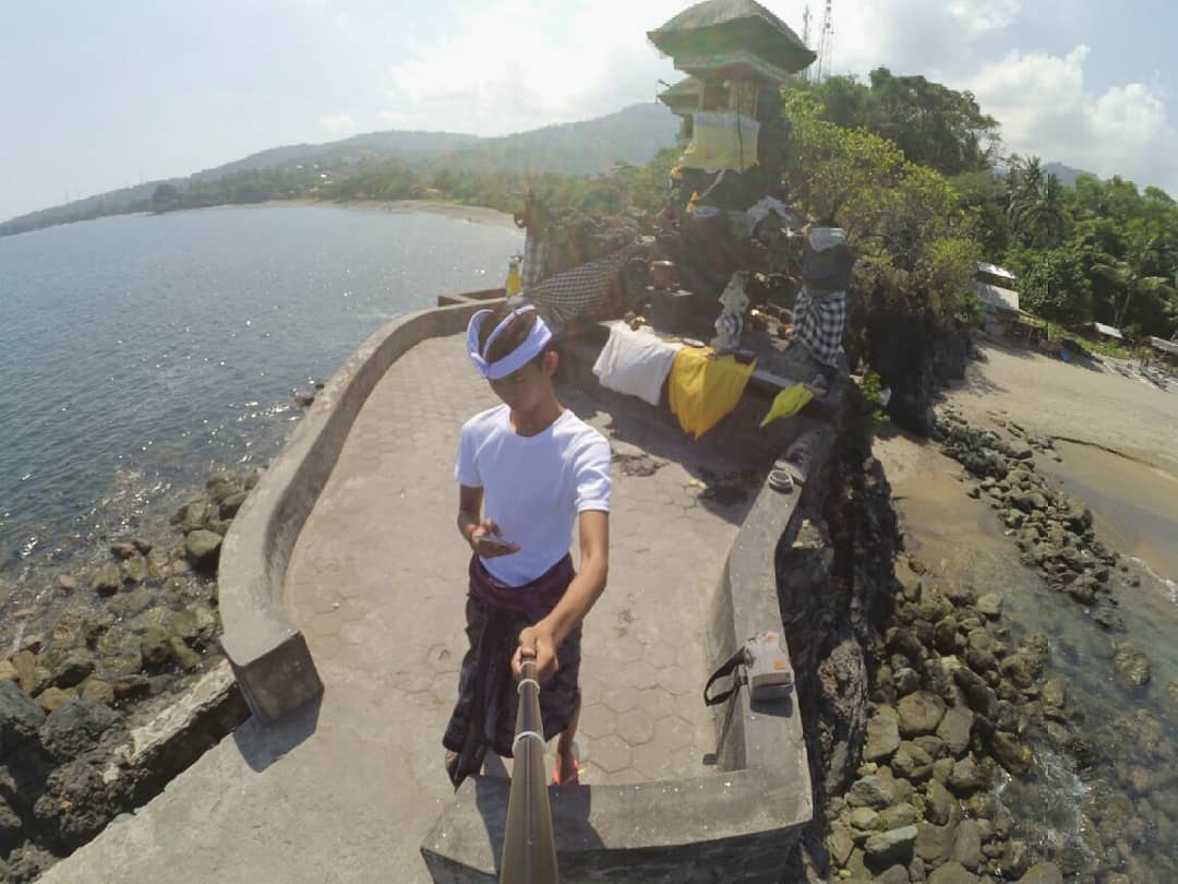 Pura Batu Bolong di Lombok 8