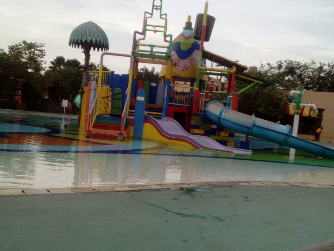 Transera Waterpark Harapan Indah 7