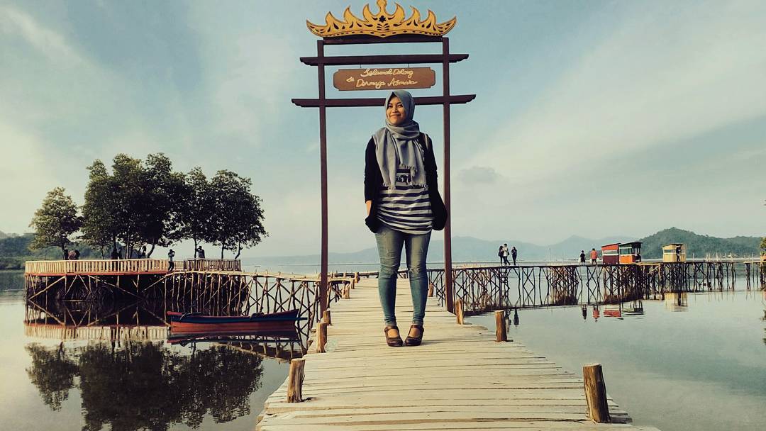 Potret Indahnya Pantai Dewi Mandapa di Pesawaran Lampung dan Berapa Harga Tiket Masuknya? 1