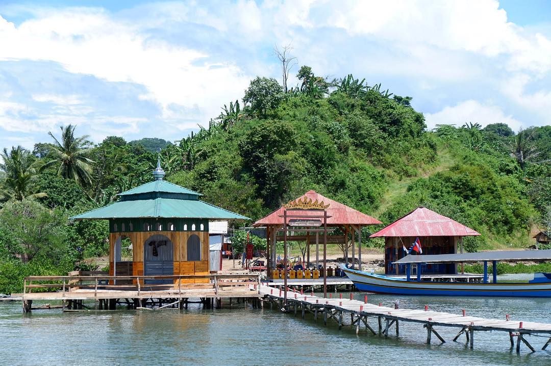 Potret Indahnya Pantai Dewi Mandapa di Pesawaran Lampung dan Berapa Harga Tiket Masuknya? 2