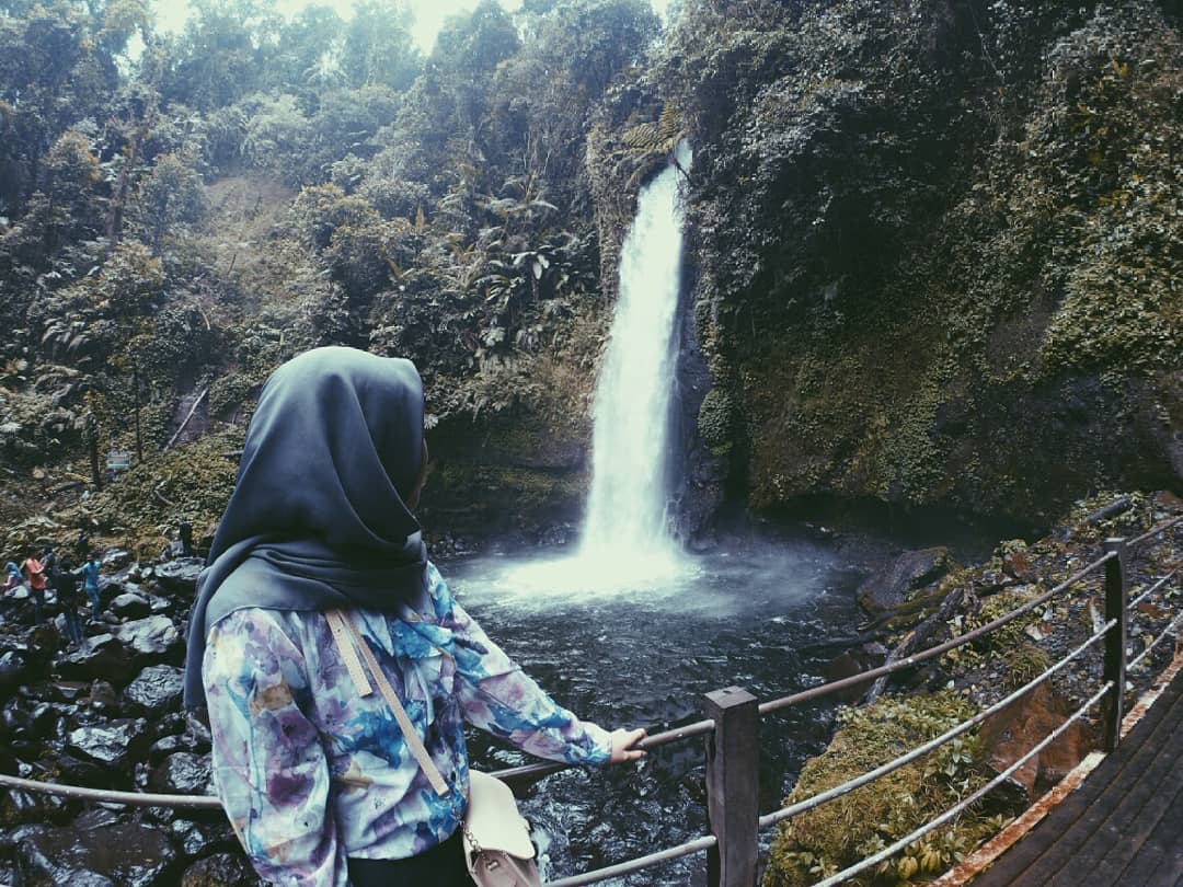 Curug Sawer Sukabumi, Jembatan Gantungnya Jadi Spot Foto Favorit 4 Curug Sawer Sukabumi, Jembatan Gantungnya Jadi Spot Foto Favorit 4